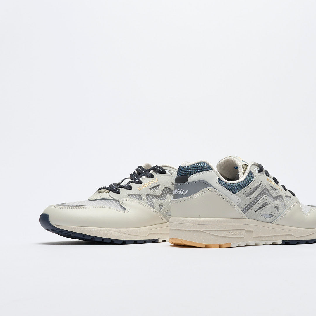 Karhu - Legacy 96 (Lilly White/Transparent)