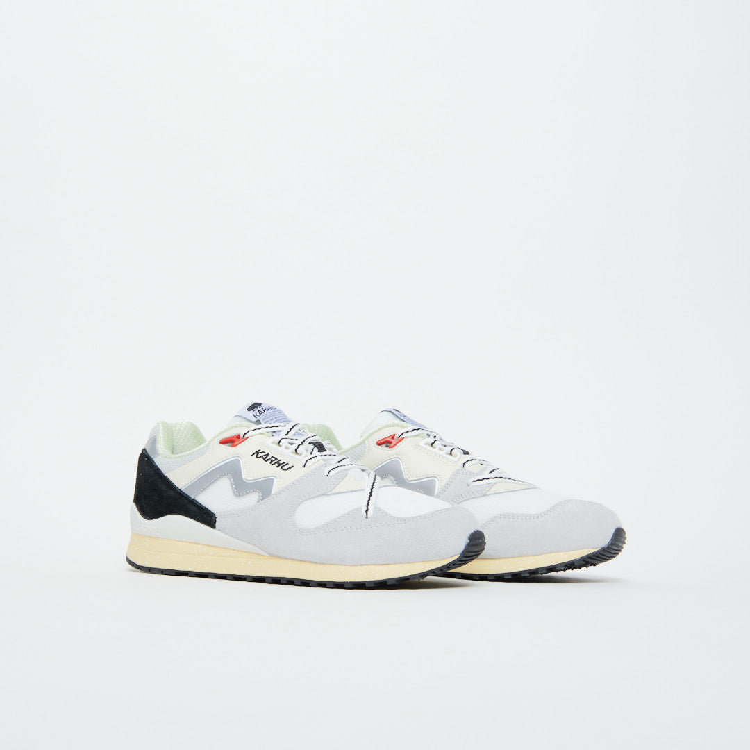synchron classic dawn blue / lily white Karhu