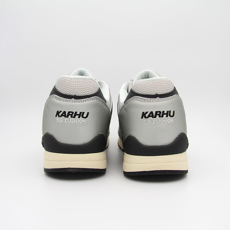 Karhu Synchron Classic Silver/Scuba Blue