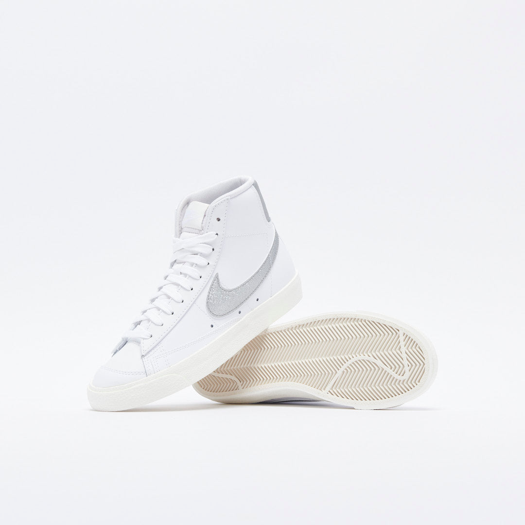 Nike - Blazer Mid 77 Essential (White/Metallic Silver)