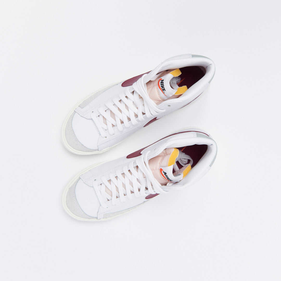 Nike - Blazer Mid 77' Vintage (White/Dark Beetroot)