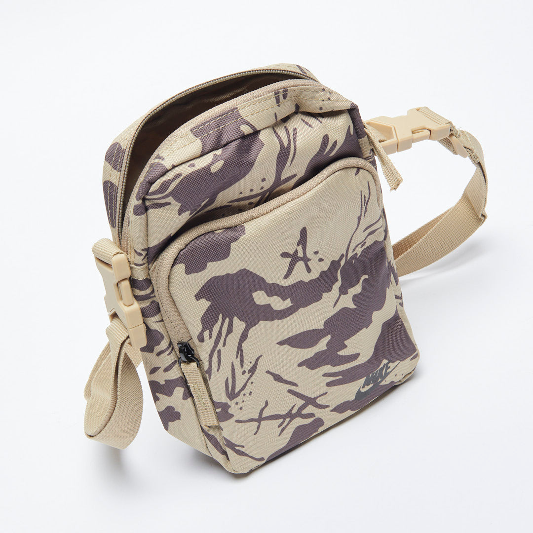 Nike camo man bag new arrivals