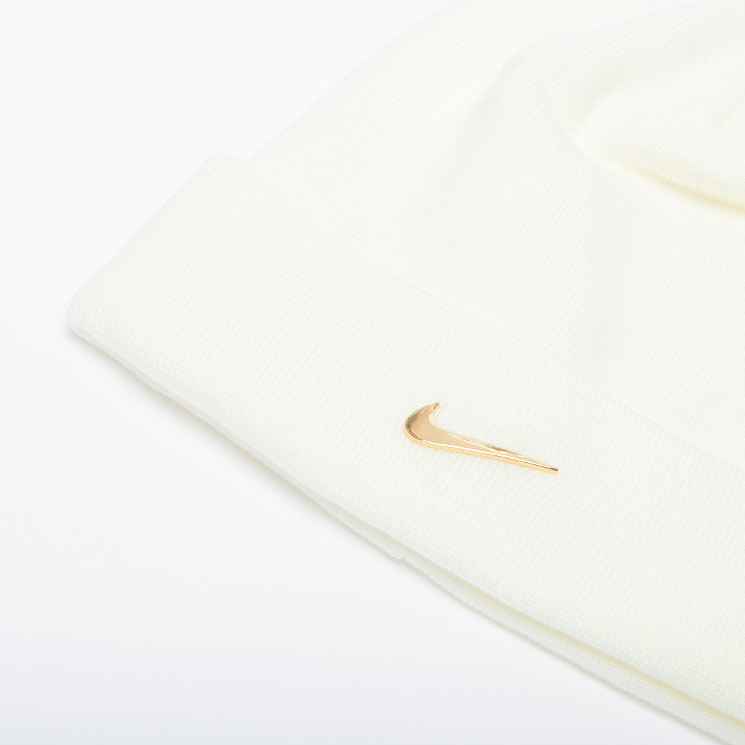 Nike - NSW Beanie Cuffed Swoosh (Sail / Metallic Gold)