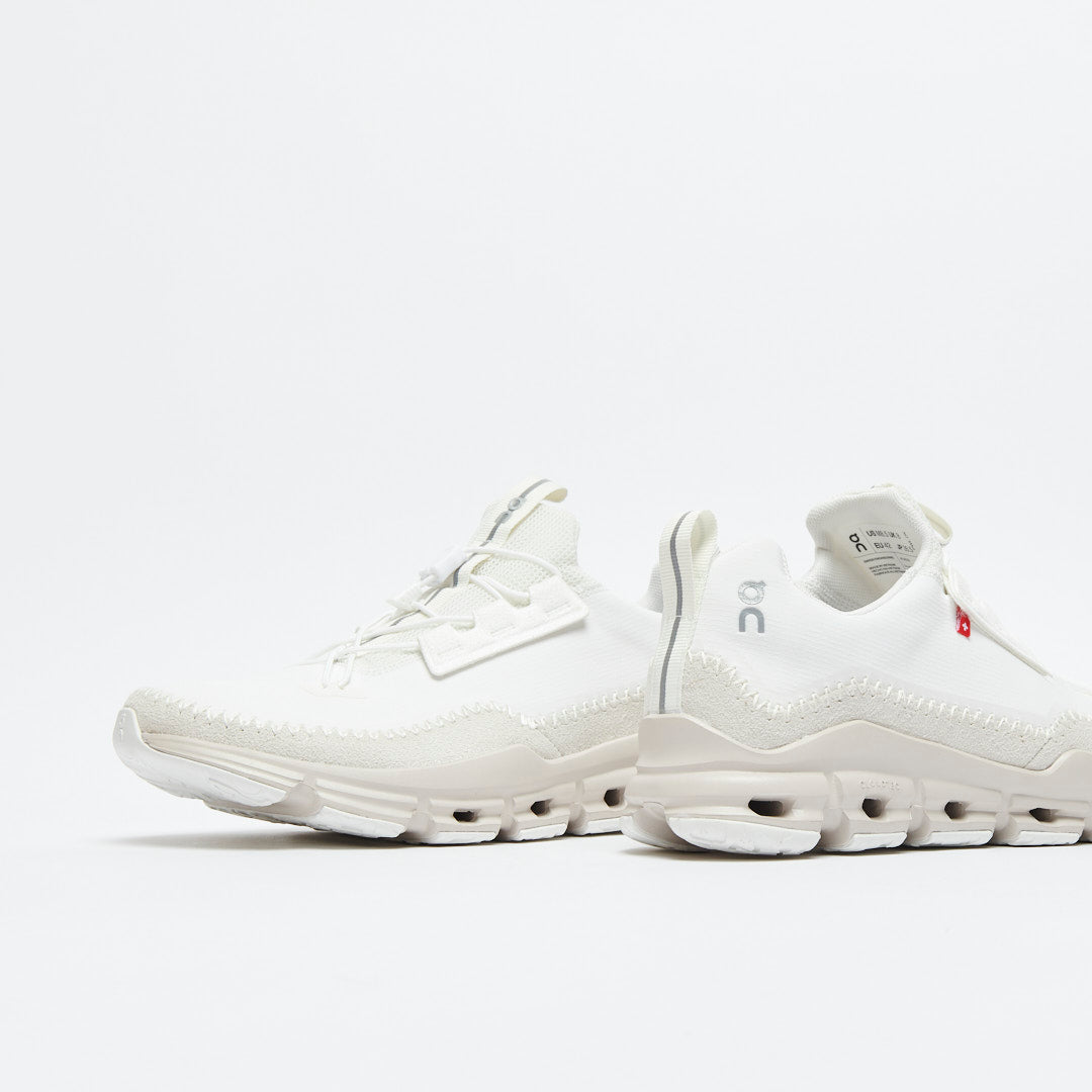 On - Cloudaway (Undyed White/Glacier)