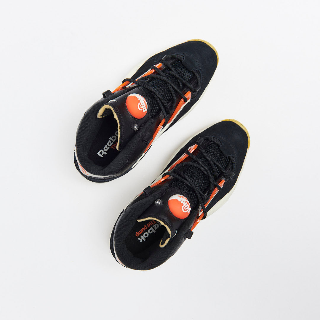 Question Pump Shoes in Chalk / Core Black / Pump Orange